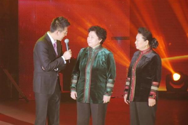 還記得暴雪中保護集體羊群致殘的英雄姐妹嗎，後來她們怎麼樣？