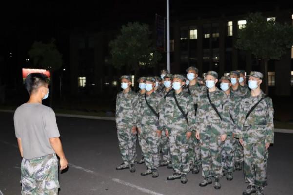 新兵入營已10天,他們表現怎麼樣? 新兵入營已10天,他們表現怎麼樣?