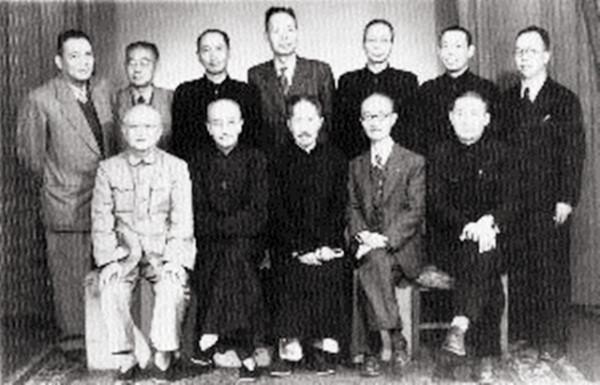 蔣介石手下八位虎將,7人去了臺灣,還有一人沒去,後來如何? 蔣介石手下八位虎將,7人去了臺灣,還有一人沒去,後來如何?