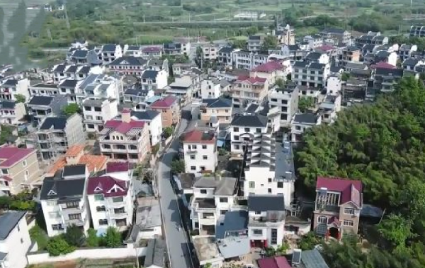 安徽一村上千人歐洲掙錢回鄉蓋別墅,形成歐元村,這是什麼現象? 安徽一村上千人歐洲掙錢回鄉蓋別墅,形成歐元村,這是什麼現象?