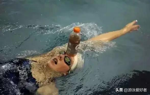 游泳轉身的8個重要技巧