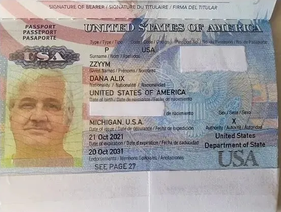 美國發放第一本X性別護照 美國發放第一本X性別護照