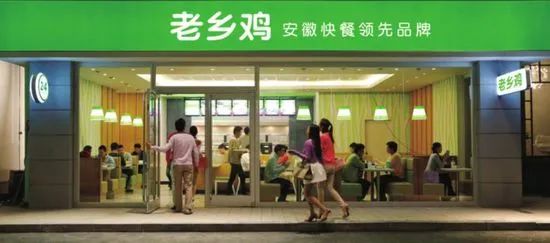 那些在“縣城”悶聲發財的餐飲“隱形冠軍”:有的年入數十億,有的開店上千家 那些在“縣城”悶聲發財的餐飲“隱形冠軍”:有的年入數十億,有的開店上千家