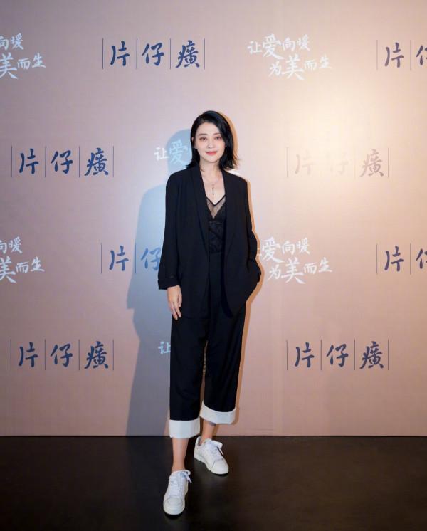 46歲梅婷逆生長，穿搭作用少不了，“穿大不穿小”的法則值得借鑑