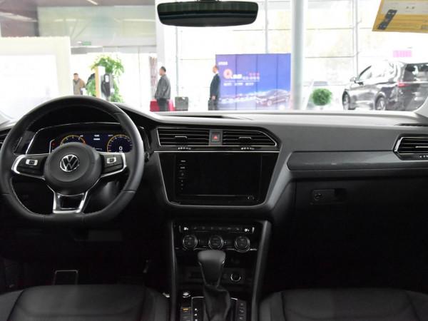 加長變成大SUV，最多7座6.6L油耗，合資熱門車，實拍途觀L