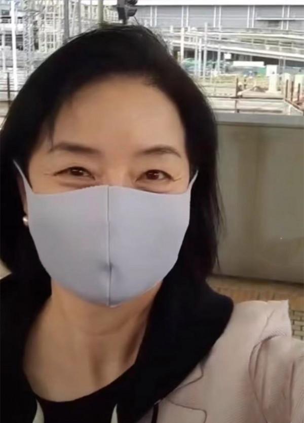 62歲知名戲骨移居日本!曬出聚會玩樂畫面,已嫁外籍老公住宅華麗 62歲知名戲骨移居日本!曬出聚會玩樂畫面,已嫁外籍老公住宅華麗