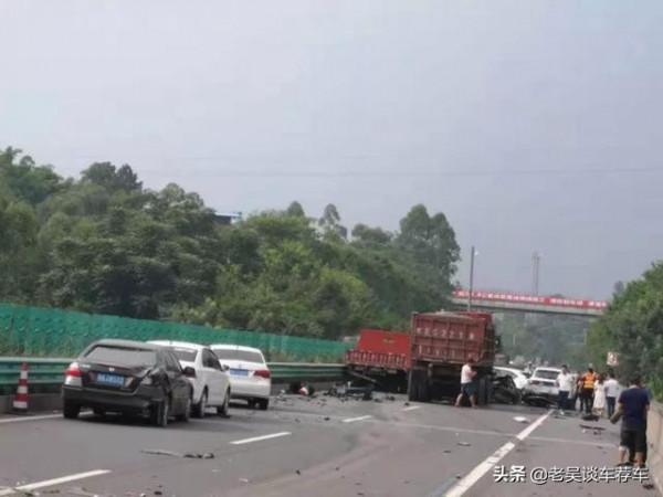 當發生交通事故對方全責時，一定要記得這3句話，可能會得3筆賠償