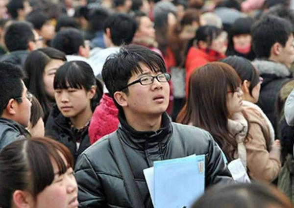 適合專科生的3個“鐵飯碗”，難度不大前景好，待遇不輸公務員