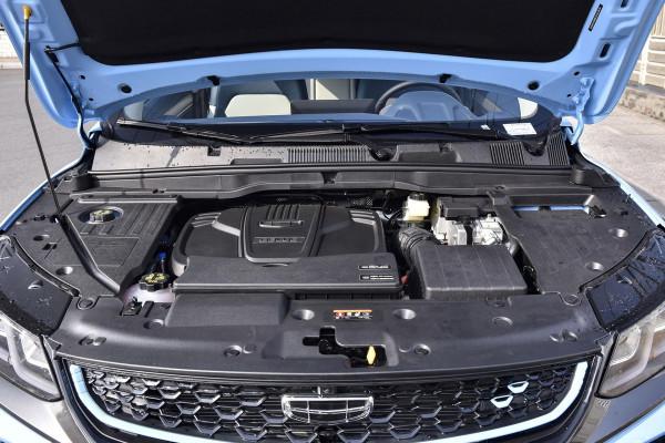 百公里油耗僅1&period;2L，零百加速6&period;9秒，540&deg;全景影像，體驗繽越PHEV