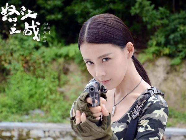 陳道明怒批《怒江之戰》，演員衣著不倫不類，擺拍還是作秀呢？