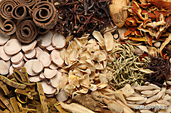 祛溼名方：四神湯，簡單四味藥配合使用，健脾、祛溼、養顏、降燥