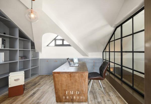 體驗到頂複式的快樂了，一半閣樓一半大露臺，比住一樓舒服划算