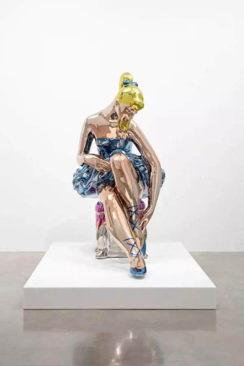 瘋了！一隻不鏽鋼兔子拍出6.3億的天價！網友：俗氣、譁眾取寵