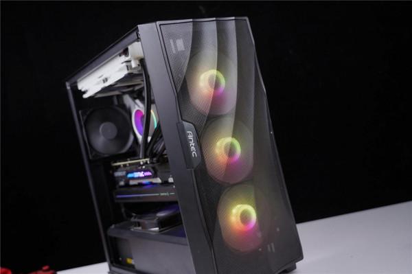 當英睿達P5遇到擁有專利的安鈦克DF700 FLUX機箱,新的篇章開始了 當英睿達P5遇到擁有專利的安鈦克DF700 FLUX機箱,新的篇章開始了