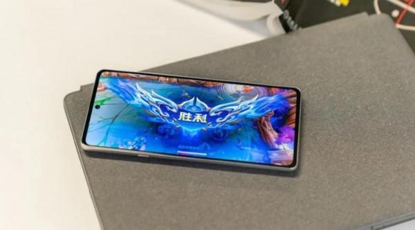 搭載驍龍8處理器的moto edge X30即將釋出，有多少人會購買？