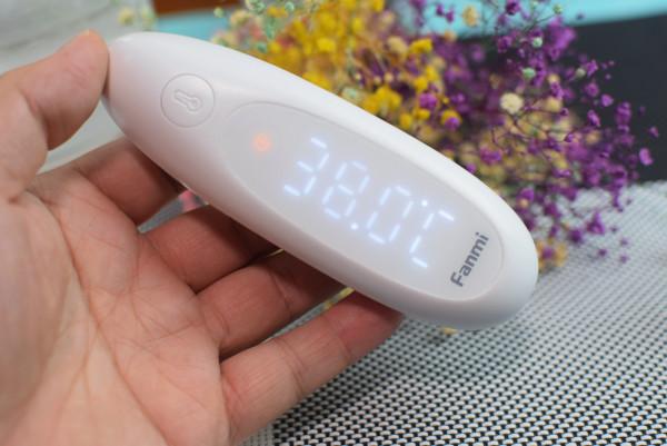 凡米耳溫計發光版體驗:夜裡也能用,老人孩子輕鬆測 凡米耳溫計發光版體驗:夜裡也能用,老人孩子輕鬆測