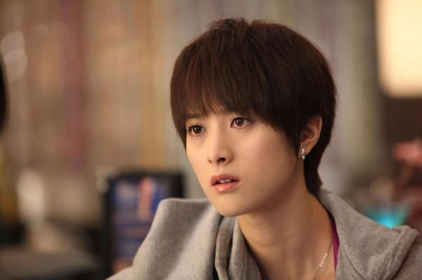 靳東初戀女友：隋俊波一生三段感情，結婚八年，老公身份至今是謎