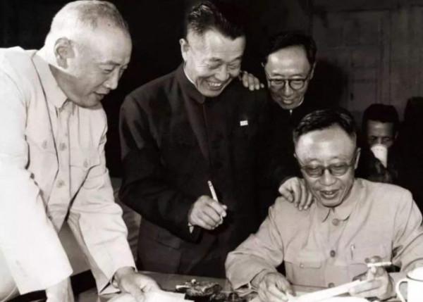 國軍戰犯在功德林聽到長津湖戰役後,為何紛紛淚目,積極請戰? 國軍戰犯在功德林聽到長津湖戰役後,為何紛紛淚目,積極請戰?