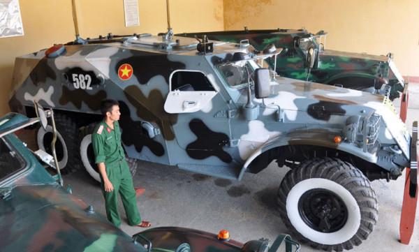 越南將BTR-152裝甲車改成醫療後送車 越南將BTR-152裝甲車改成醫療後送車