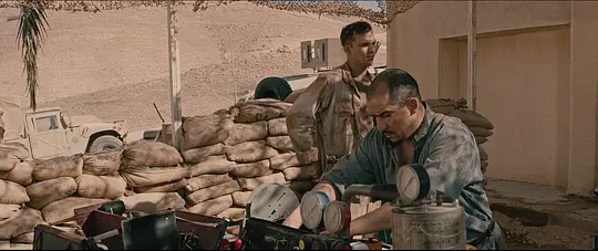 2003年,美軍攻入薩達姆總統府的真實場景,行為太無恥了!戰爭片 2003年,美軍攻入薩達姆總統府的真實場景,行為太無恥了!戰爭片