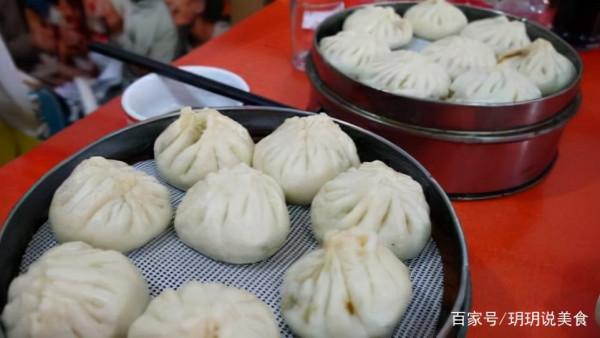 天津正宗黃門臉，面積不足10平米，30年只有5張桌子