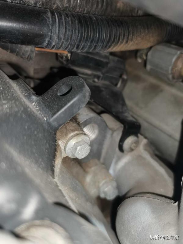 曾經媲美賓利,如今停產消失,03年的捷豹XJ8要價32萬值不值? 曾經媲美賓利,如今停產消失,03年的捷豹XJ8要價32萬值不值?