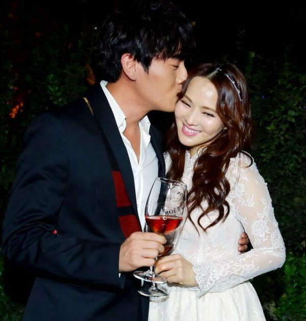 明星閨蜜合照暗藏多少“心機”?躲角度、曬P圖、互相揭短不留情 明星閨蜜合照暗藏多少“心機”?躲角度、曬P圖、互相揭短不留情