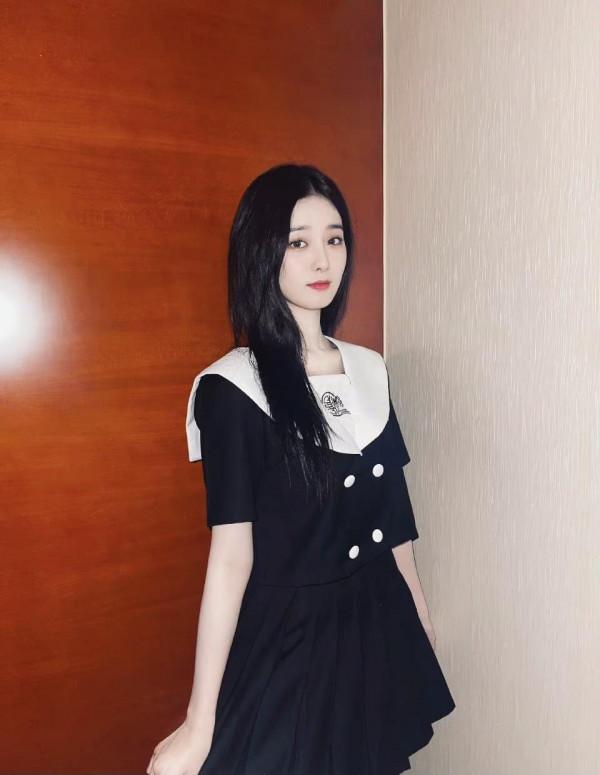 趙露思如此低調!看完了她的機場穿搭,你才會驚呼黑白配真高階 趙露思如此低調!看完了她的機場穿搭,你才會驚呼黑白配真高階