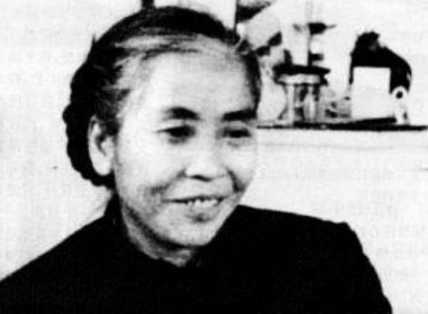 毛主席最愛的外孫，卻一年只能見外公一次，也沒能見主席最後一面