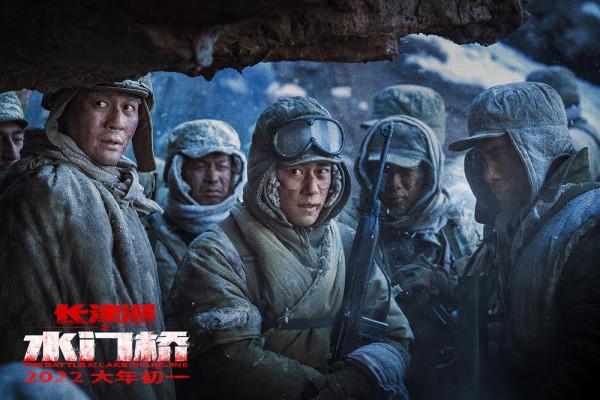 《長津湖之水門橋》票房冠軍當之無愧，主角武器有所變化