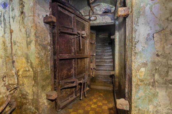 “朱可夫的掩體”，建於第二次世界大戰期間，深度為 30 米