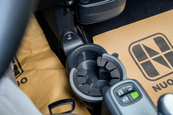 「阿站長開車」嚮往天空自由的小可愛——二手 敞篷SMART