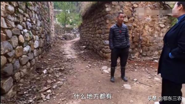 山西太行山區一個500人口美麗村莊,只有兩對夫妻留下來養豬 山西太行山區一個500人口美麗村莊,只有兩對夫妻留下來養豬