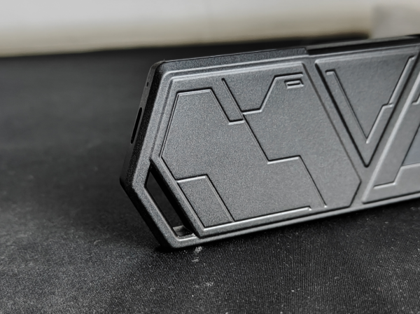 不止神光RGB燈效！效能也是怪獸級別！ROG S500行動硬碟拆解評測