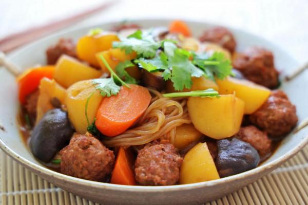 天氣轉涼,真的超愛一鍋燉,一道菜5種食材,下飯又省力 天氣轉涼,真的超愛一鍋燉,一道菜5種食材,下飯又省力