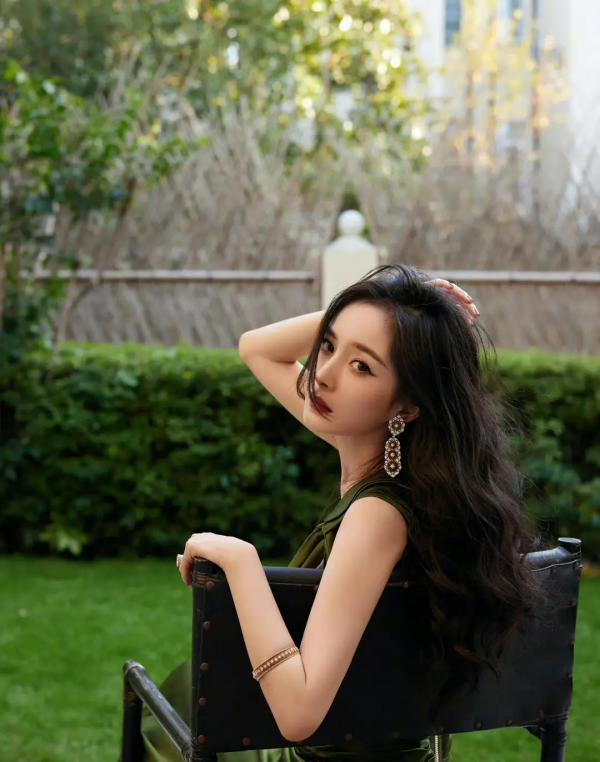 楊冪 劉詩詩 唐嫣 ELLE風尚大典 工作室圖,誰最美 楊冪 劉詩詩 唐嫣 ELLE風尚大典 工作室圖,誰最美