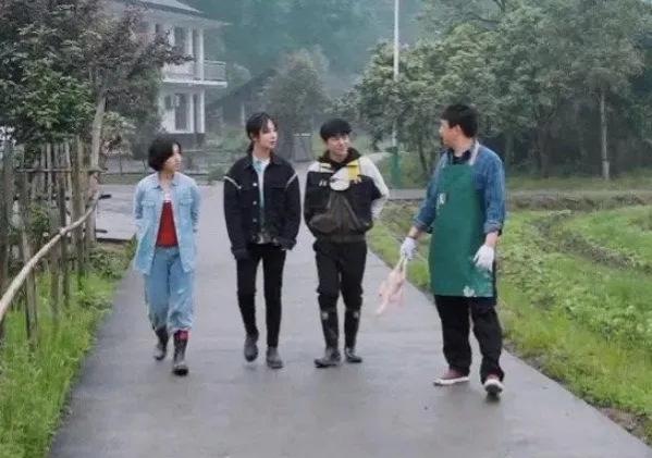 長了張矮個臉,但其實卻是高挑身材的明星們,有些絕對出乎你意料 長了張矮個臉,但其實卻是高挑身材的明星們,有些絕對出乎你意料