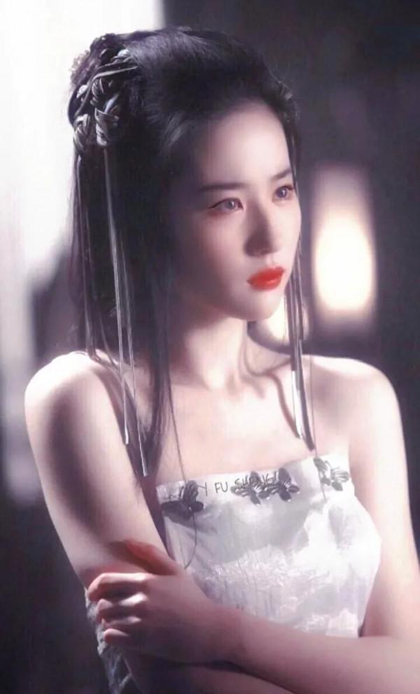 劉亦菲，長的仙氣就是任性