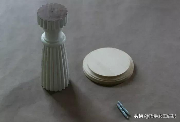 把廢舊的盤子碟子用這個方法摞起來，沒想到收納太強大了