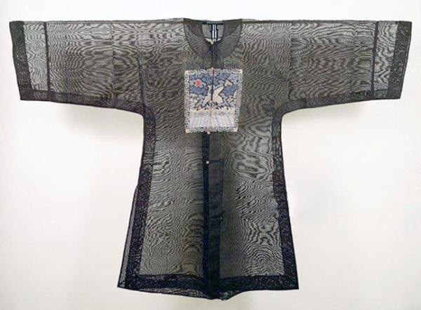 古人穿什麼服飾度過夏天?別以為古人很死板,穿衣比現代人還清涼 古人穿什麼服飾度過夏天?別以為古人很死板,穿衣比現代人還清涼