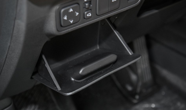 留給特斯拉的時間不多了，長安混動車型來襲，底盤讓人又愛又恨？