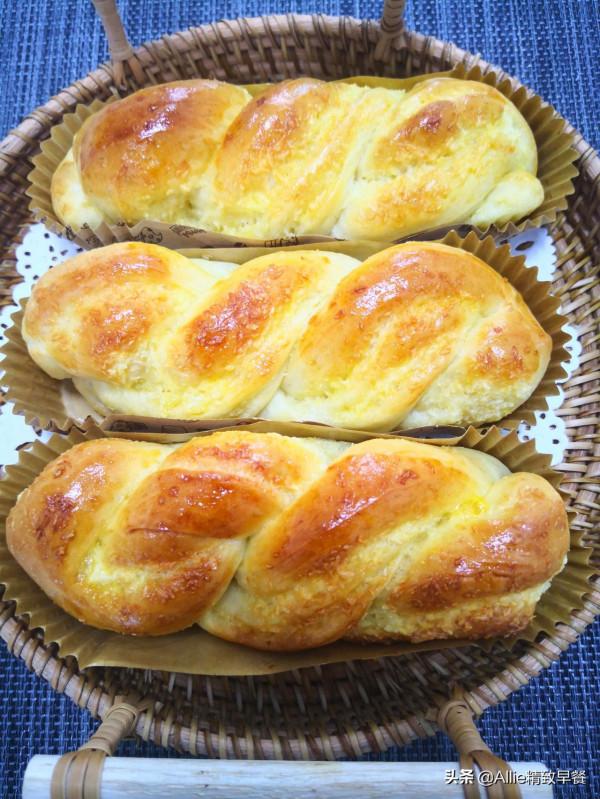 復刻麵包房的麻花小麵包，椰香柔軟又拉絲，學會了隨吃隨做，厲害