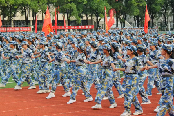 颯！長江大學舉行2021級本科生軍訓成果彙報