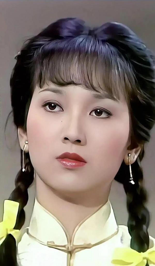 電視劇上海灘中馮程程真是太美了,非常喜歡她 電視劇上海灘中馮程程真是太美了,非常喜歡她