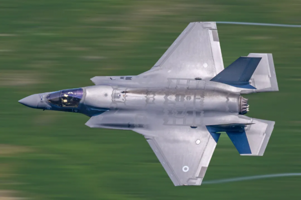 韓國F-5墜毀現場畫面曝光,飛行員遺體留在飛機內丨圖說軍事 韓國F-5墜毀現場畫面曝光,飛行員遺體留在飛機內丨圖說軍事