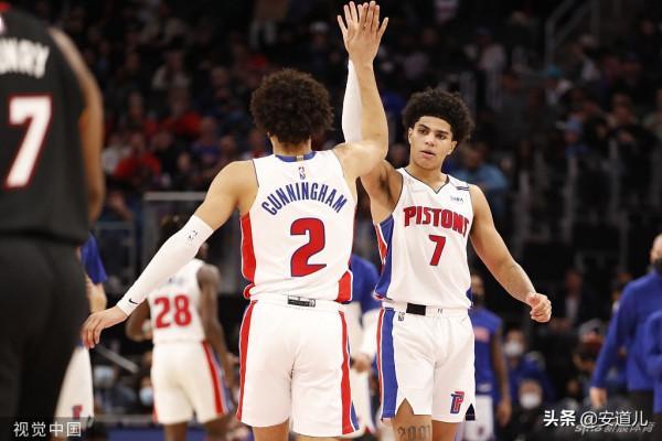 [NBA常規賽]黃蜂106-137太陽;熱火90-100活塞;馬刺114-121國王