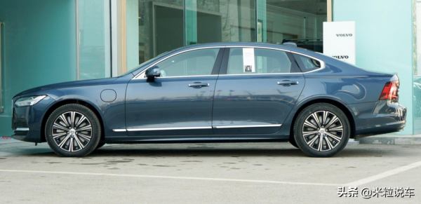 49.99萬！盤點沃爾沃S90 RECHARGE T8：優雅外表，雙動力