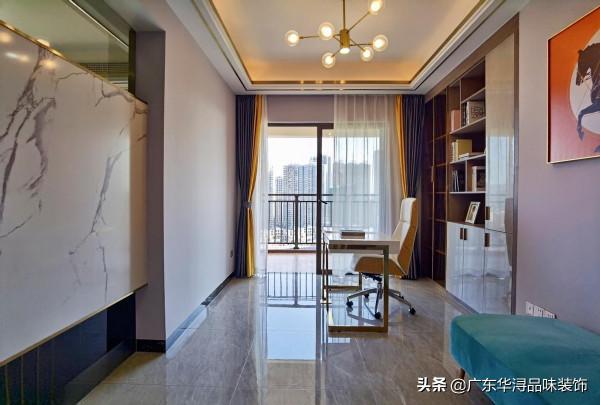 148㎡的現代輕奢風，客餐廳一體化，設計通用吊頂，空間寬敞明亮
