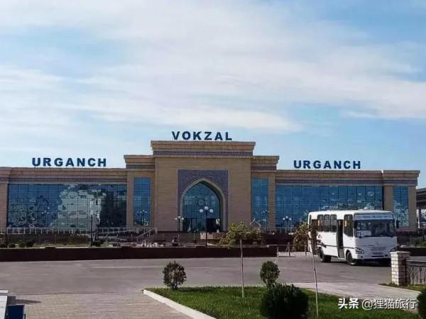 烏茲別克最小的州&mdash;花拉子模州，在伊姆河下游，州府烏爾根奇