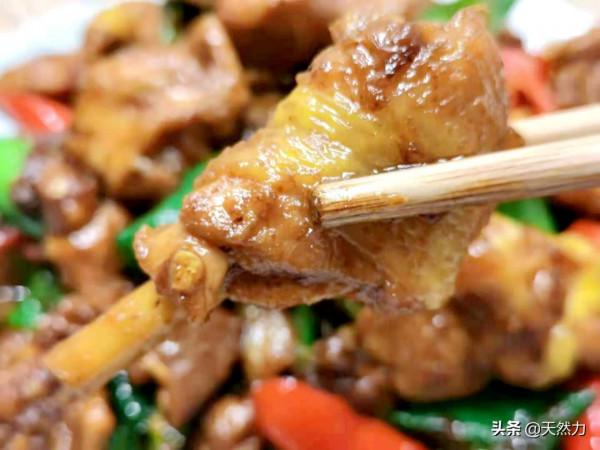 炒雞簡單又好吃的正確做法，不柴不腥，雞肉滑嫩入味，超下飯